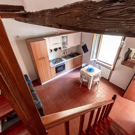 Residenza Il Vicolo Del Corso מאסה מריטימה